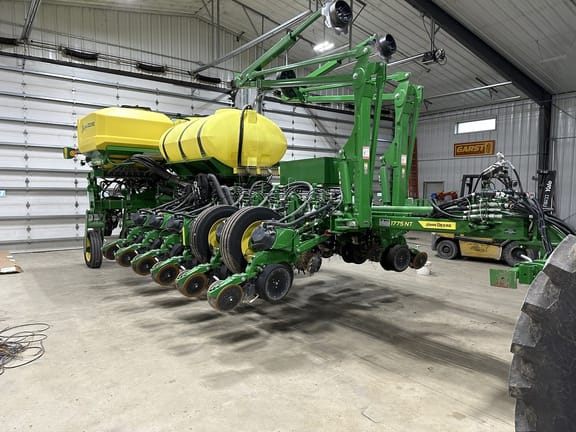 2022 John Deere 1775 Equipment Image0