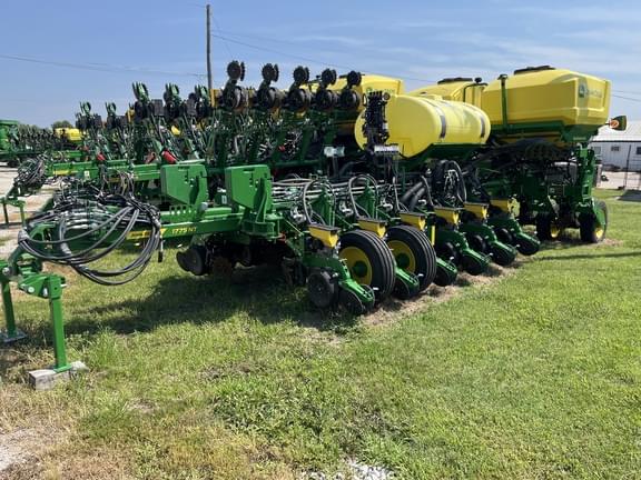 Image of John Deere 1775 equipment image 1