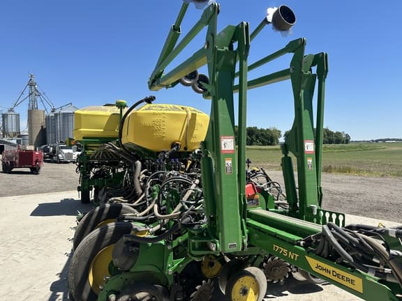 Image of John Deere 1775 equipment image 3