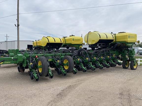 Image of John Deere 1775 equipment image 1