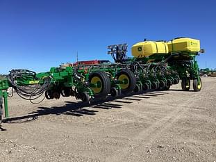 2022 John Deere 1775 Equipment Image0