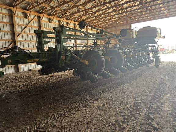 Image of John Deere 1775 Primary image