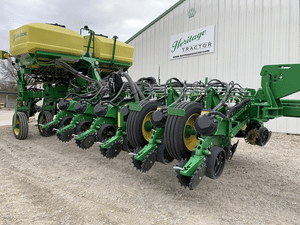 2022 John Deere 1775NT Image