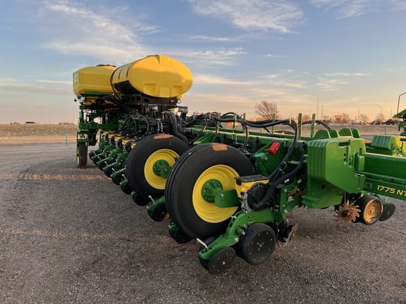 Main image John Deere 1775