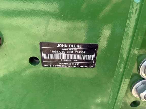 Image of John Deere 1775 equipment image 2