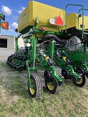 Main image John Deere 1775 4