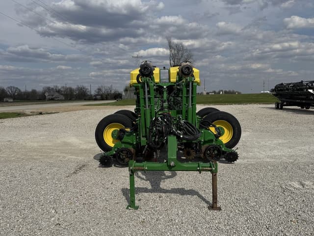 Image of John Deere 1775 equipment image 2