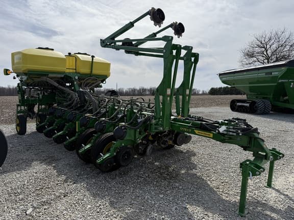 Image of John Deere 1775 Primary image