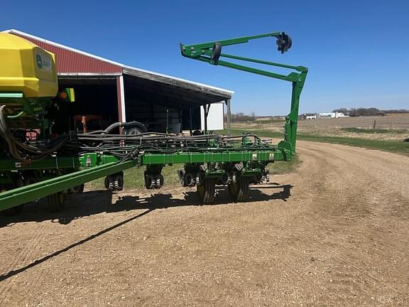 Image of John Deere 1775 equipment image 1
