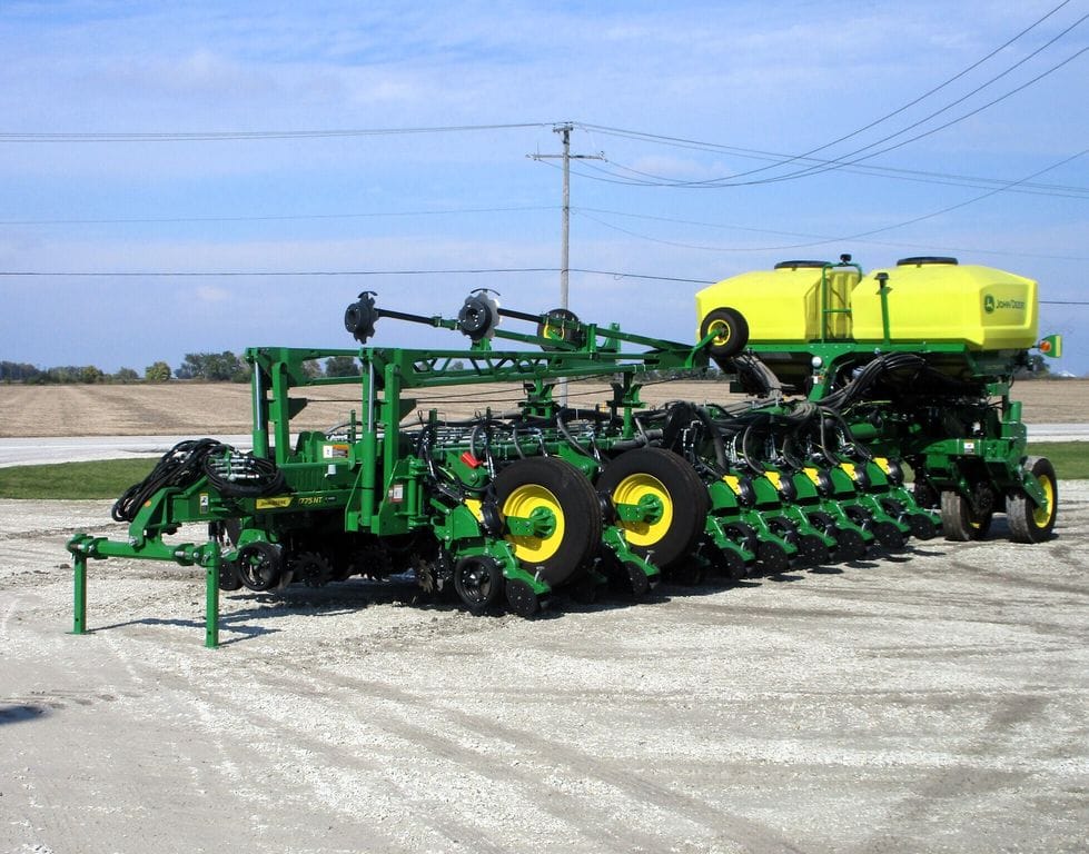 Main image John Deere 1775