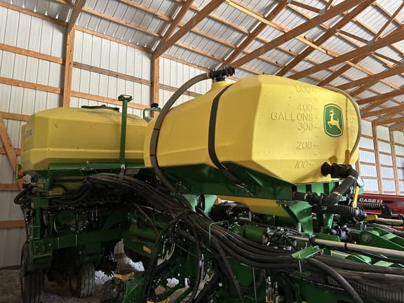 Image of John Deere 1775 equipment image 4