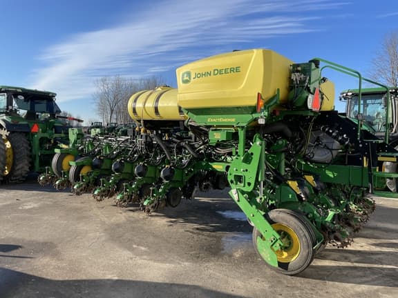 Image of John Deere 1775 Primary image