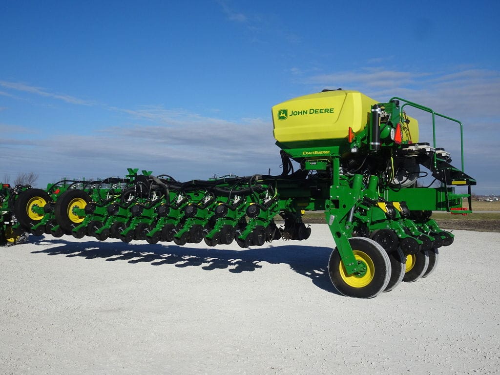 Main image John Deere 1775