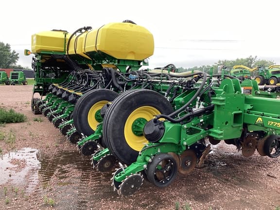 Image of John Deere 1775 equipment image 2