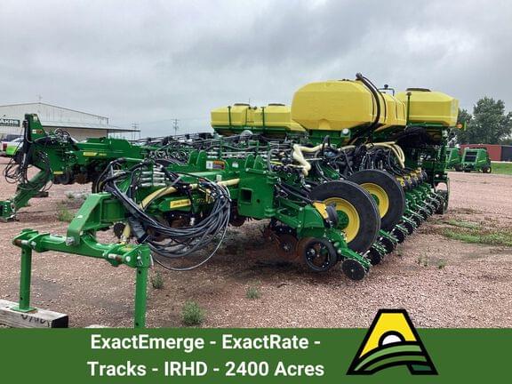 Image of John Deere 1775 Primary image