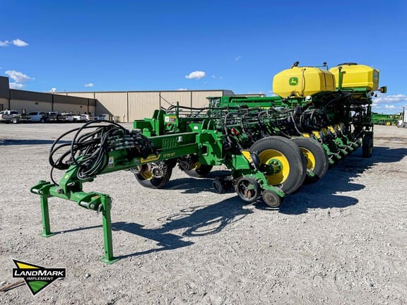 Main image John Deere 1775