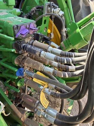Image of John Deere 1775 equipment image 2