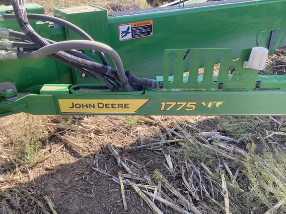 Image of John Deere 1775 equipment image 1