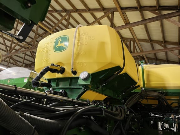 Main image John Deere 1775