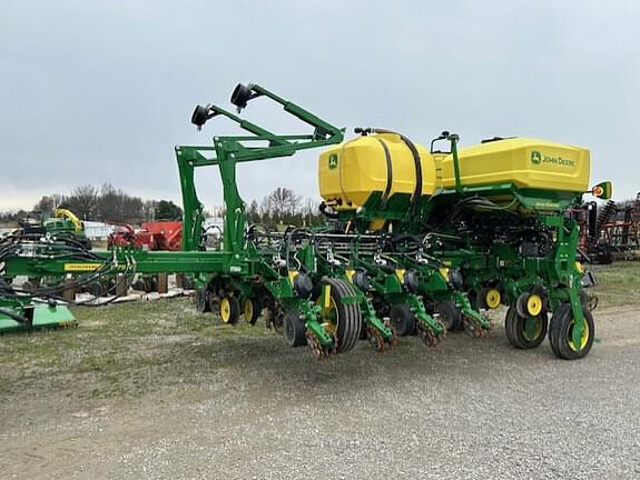 Image of John Deere 1775 Primary image