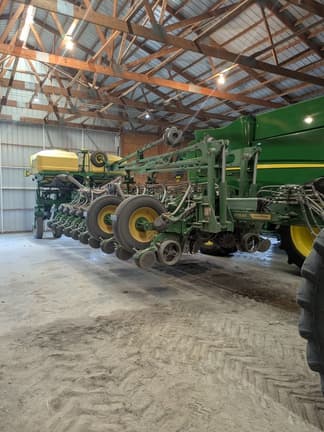 Image of John Deere 1775 equipment image 2