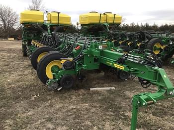 2022 John Deere 1775 Equipment Image0