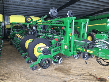 Main image John Deere 1775