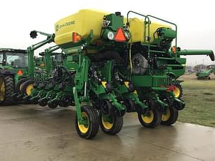 Main image John Deere 1775 4