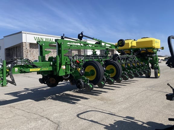 Main image John Deere 1775