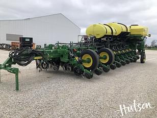 Main image John Deere 1775 4