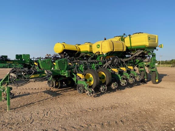 Image of John Deere 1775 Primary image