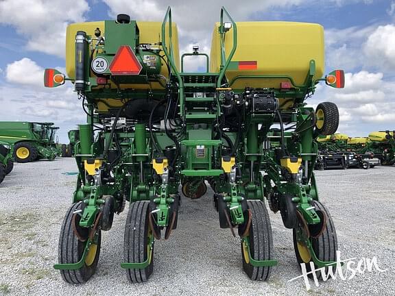 Image of John Deere 1775 equipment image 4