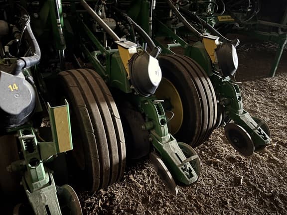 Image of John Deere 1775 equipment image 2