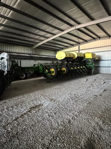 Main image John Deere 1775