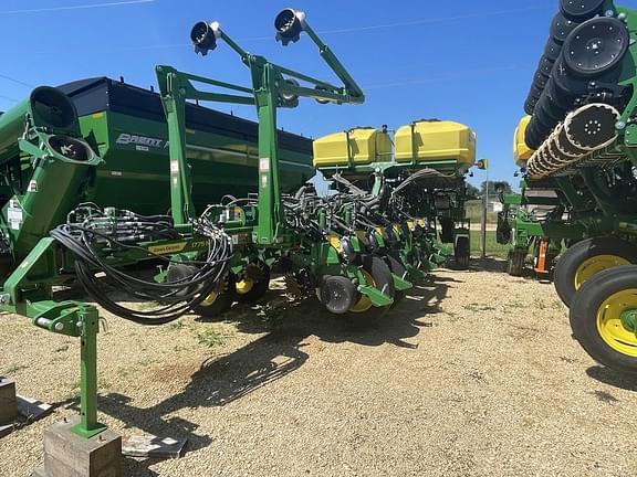 Image of John Deere 1775 Primary image