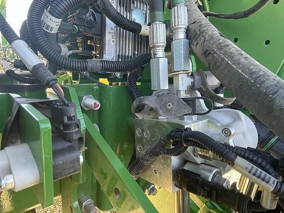 Image of John Deere 1775 equipment image 4