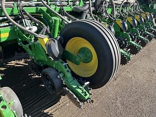 Main image John Deere 1775 18