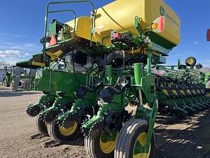 Main image John Deere 1775 9