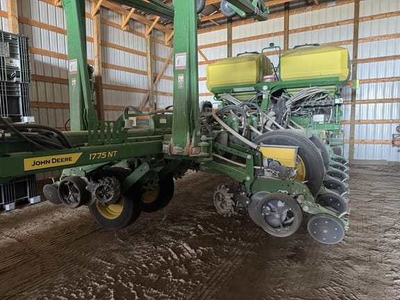 2022 John Deere 1775 Equipment Image0