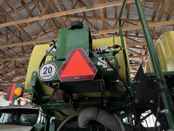 Image of John Deere 1775 equipment image 4