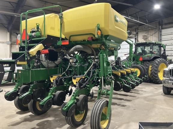 Image of John Deere 1775 equipment image 2