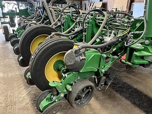 Main image John Deere 1775 26