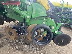 Main image John Deere 1775 5