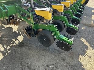 Main image John Deere 1775 13