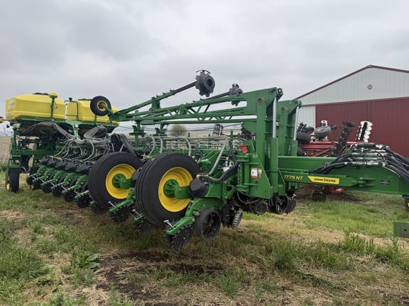2022 John Deere 1775 Equipment Image0