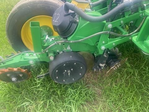 Image of John Deere 1775 equipment image 1