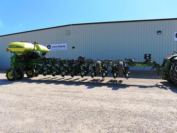 Image of John Deere 1775 Primary image