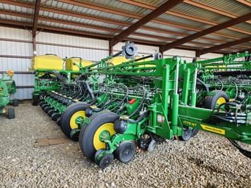 Main image John Deere 1775