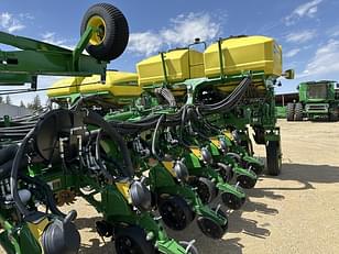 Main image John Deere 1775 25