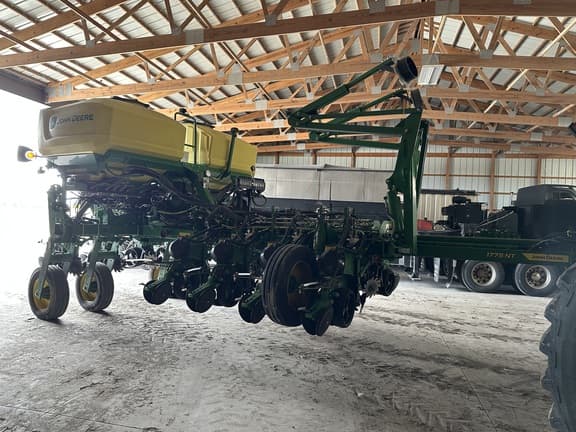 Image of John Deere 1775 equipment image 2